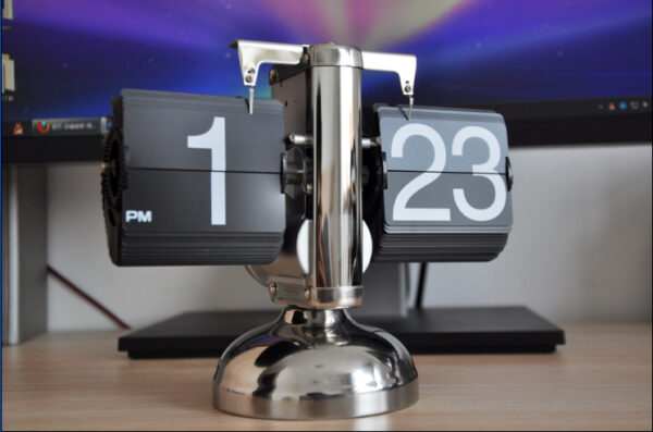 Retro Flip Clock - Image 3